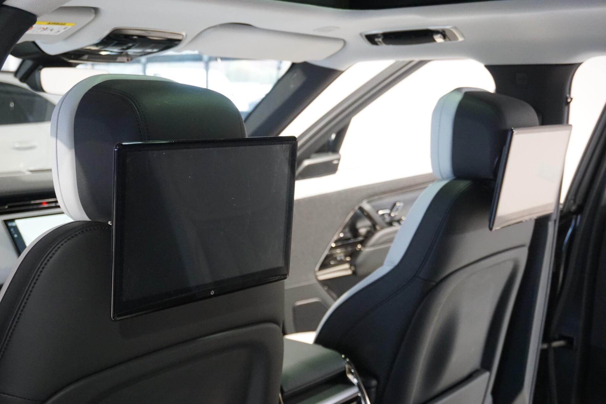 Land Rover Range Rover Sport 3.0 D300 MHEV Dynamic SE SUV 5dr Diesel Auto 4WD Euro 6 (s/s) (300 ps)